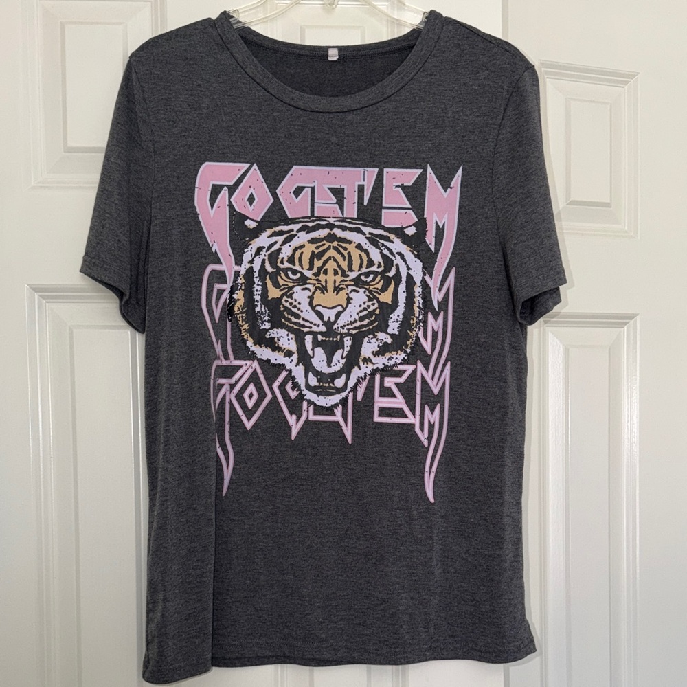 Gray Graphic T-Shirt with Tiger Design